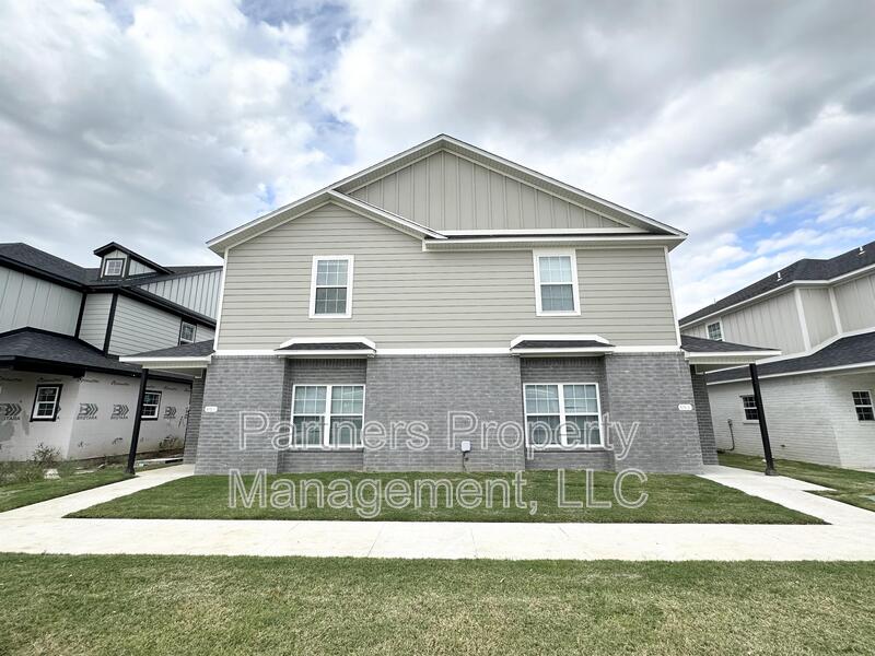 Fayetteville Condo: 875 South Amarillo Avenue - 2