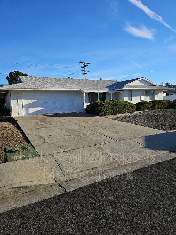Menifee House: 29456 Carmel Rd
