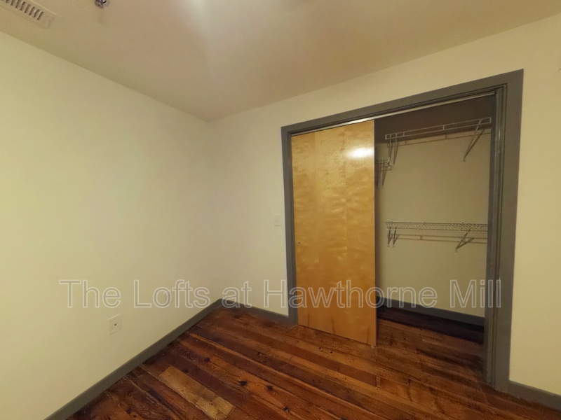 Charlotte Condo: 1101 Hawthorne Lane