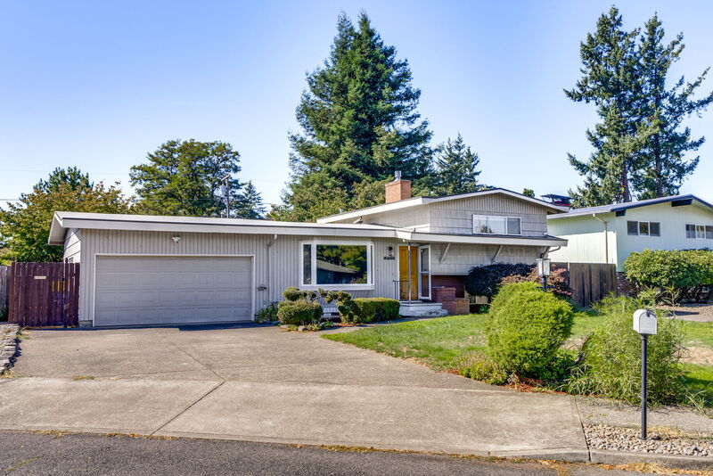 Portland House: 3333 Southeast 167th Avenue