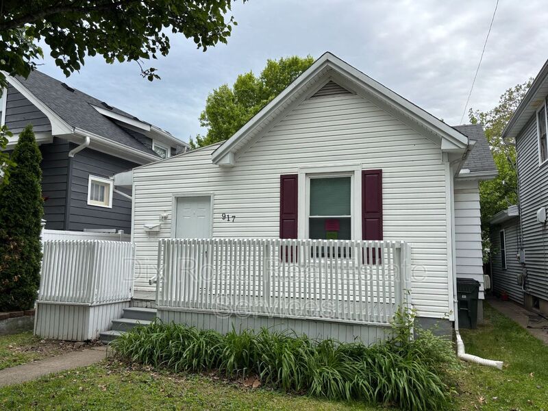 Hamilton House: 917 Prytania Avenue