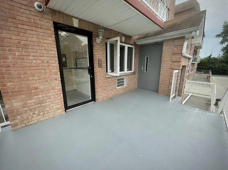 Flushing Condo: 36-33 169th St