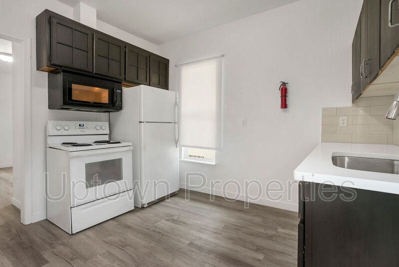 Hillsboro House: 450 SE 5th Ave