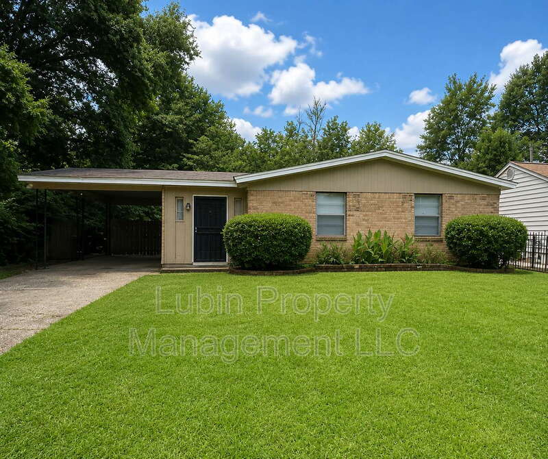 Memphis House: 611 Benham Ave