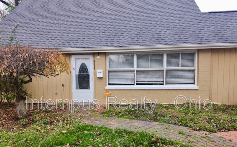 Grove City House: 3925 Irwin Ave
