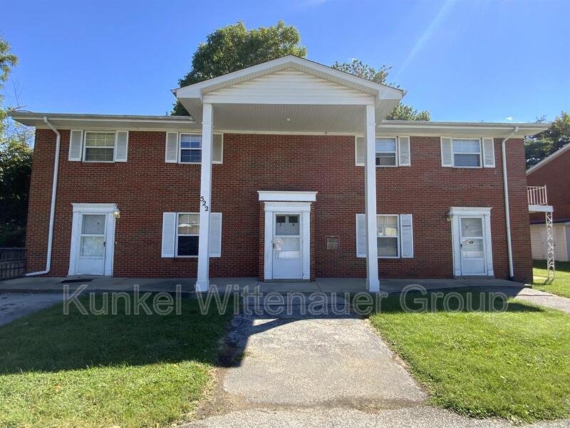 Belleville Condo: 522 N 38th Street