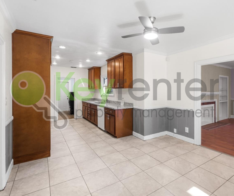 Carmichael House: 2905 Garfield Avenue