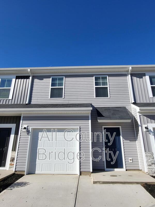 Greer Townhome: 147 Randwick Lane