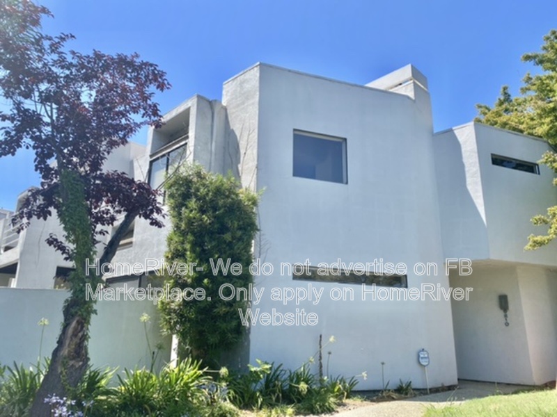 Sacramento House: 6210 Gloria Dr