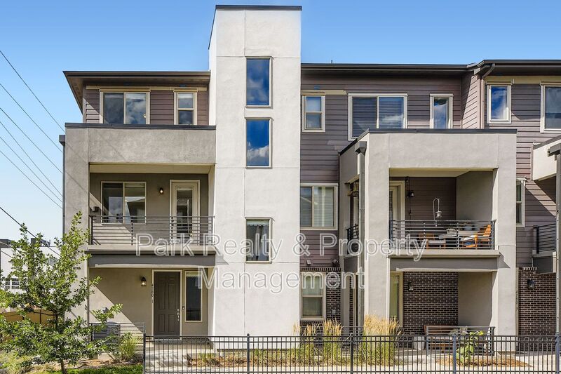 Denver Townhome: 4180 E Warren Ave