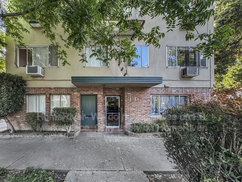 Sacramento Condo: 1414 18th St
