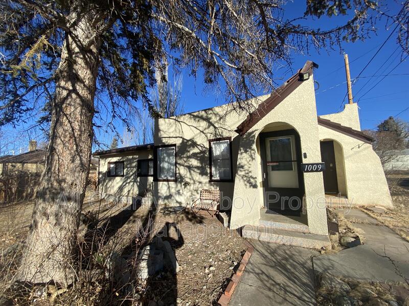 Laramie House: 1009 E Flint St