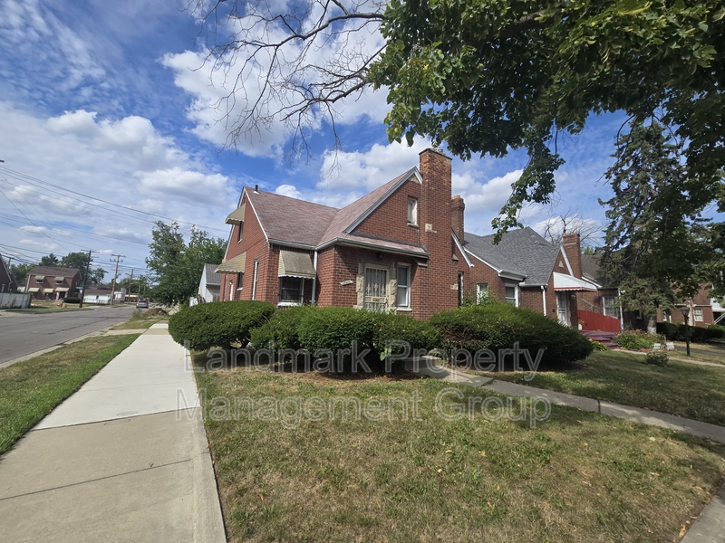 Detroit House: 15401 Eastwood Street