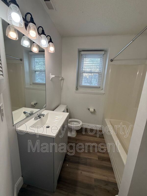 Elegant Residence in a Private Cul-de-Sac! "ASK ABOUT OUR ZERO DEPOSIT" - Photo 11