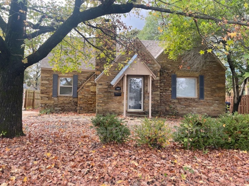 Fort Smith House: 2204 South Greenwood Avenue