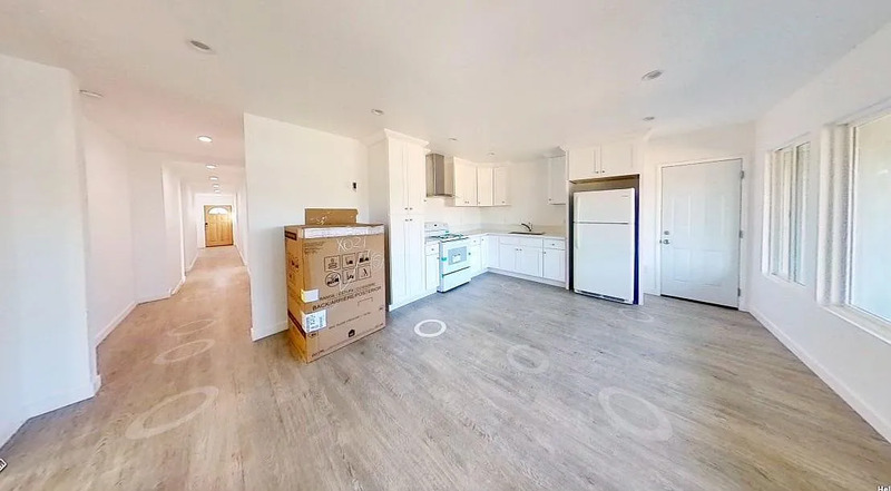 Orange Condo: 590 N Cambridge S