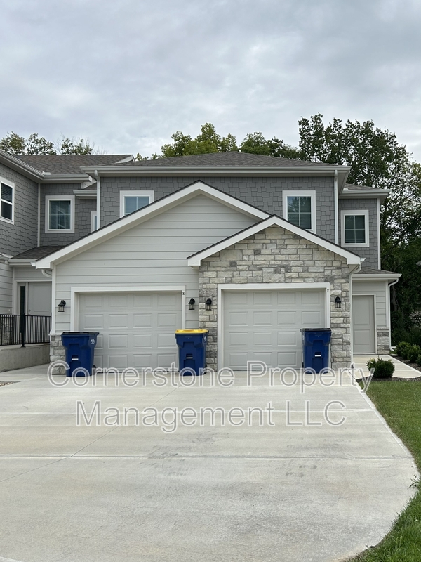 De Soto Condo: 8679 Golden Lane