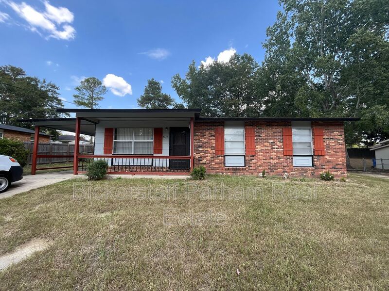 Columbus House: 6337 Mill Branch Road