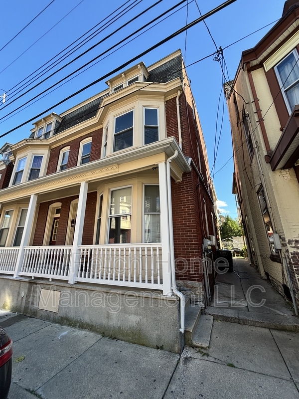 Lebanon Condo: 818 Church Street - 2