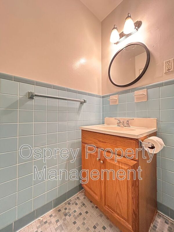 Charming 2 Bedroom Duplex Near Norfolk Naval Base –