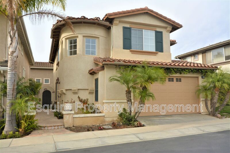 CAMARILLO House: 2861 GOLF VILLA WAY