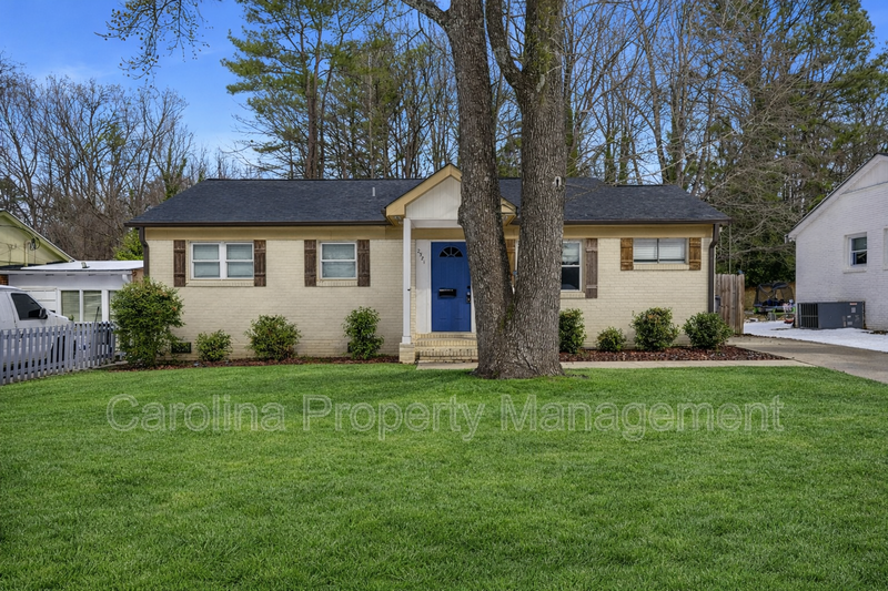 Charlotte House: 2521 Dora Drive