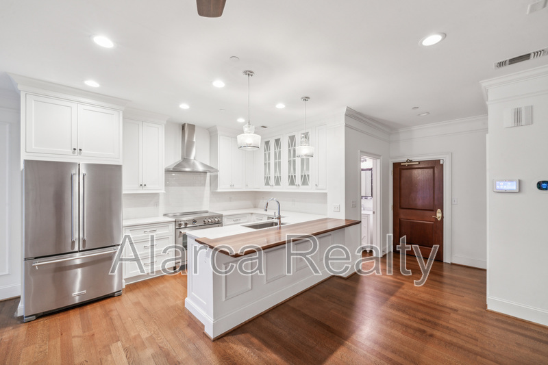 Charlotte Condo: 400 N Church St