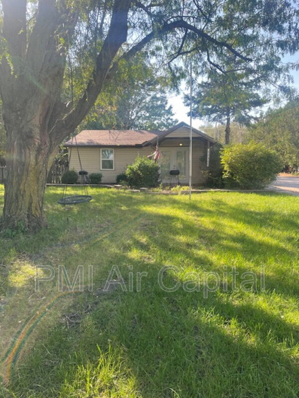 Wichita House: 5755 North Armstrong Street