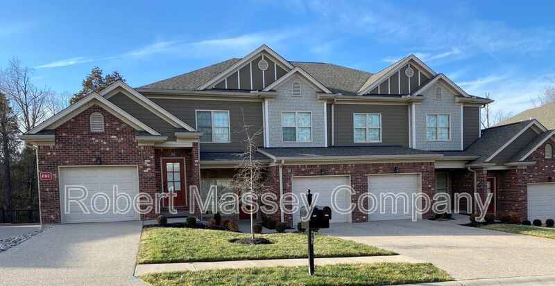 Louisville House: 210 Beckley Ridge Lane