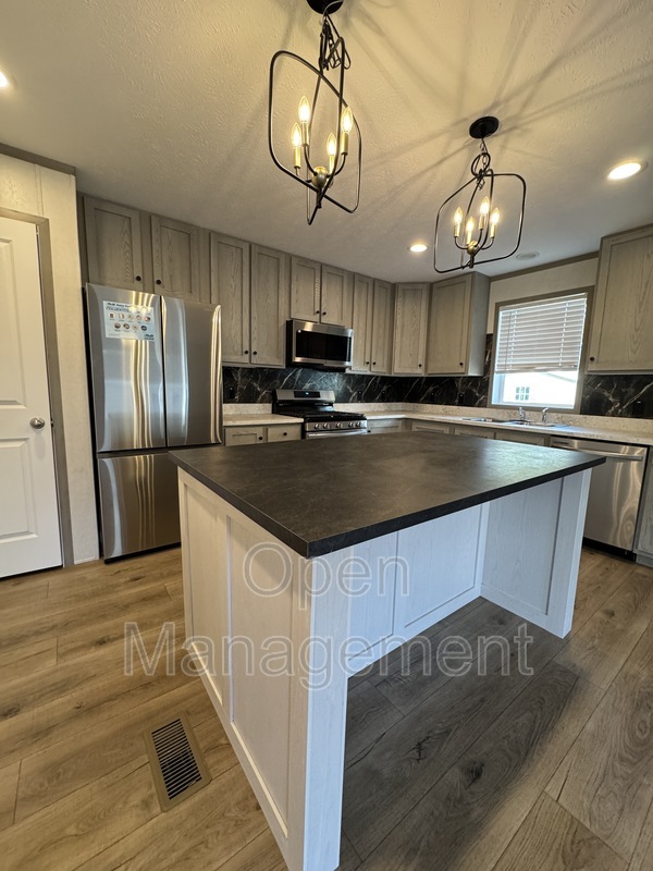 Whitewater House: 755 N. Tratt St.