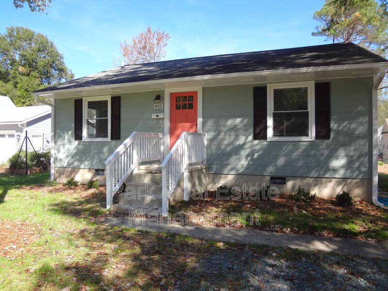 Carrboro House: 602 Hillsborough Rd
