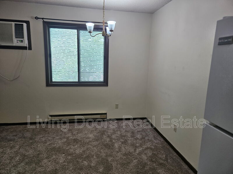 Sutton Condo: 210 N Phillips Ave