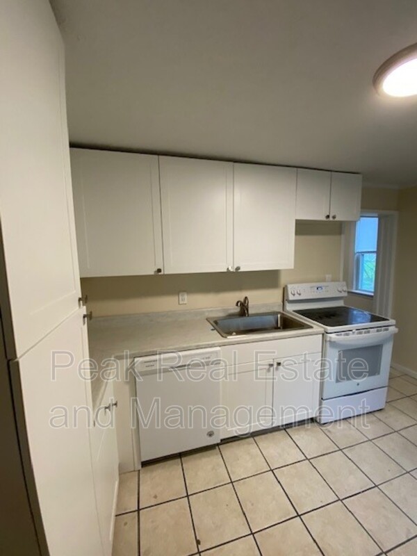 Grand Rapids House: 740 Oakland Avenue Southwest