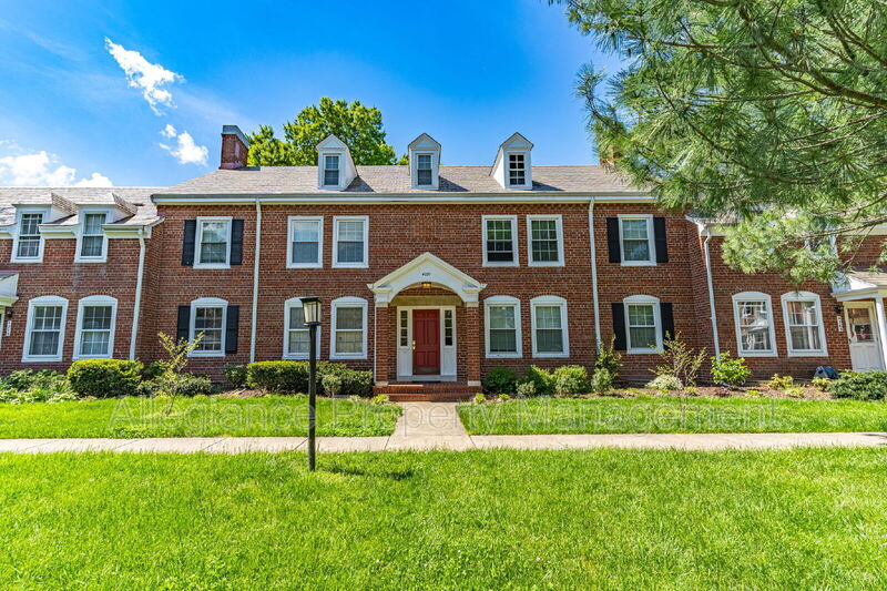 Arlington House: 4271 35th St S