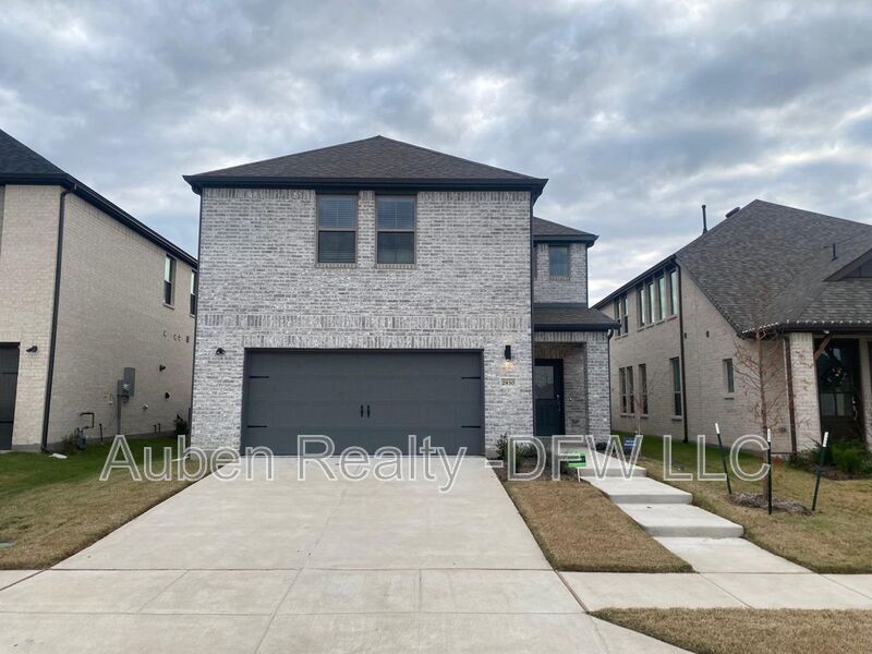 Royse City House: 2830 Robertson Way