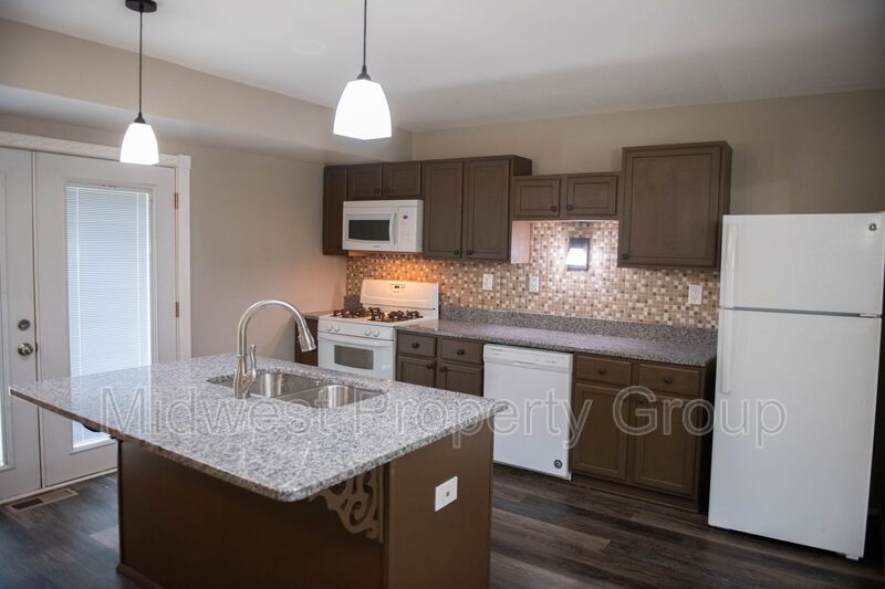 Hazelwood House: 7316 Landi Court