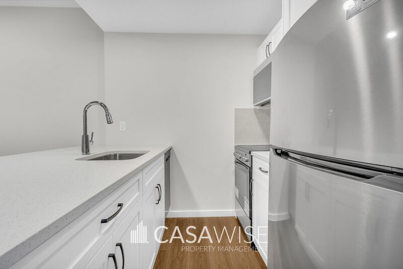 Edmonton House: 21039 25 Avenue Northwest