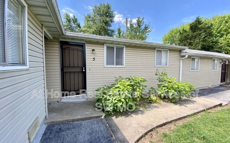 Springfield Condo: 1628 N Benton