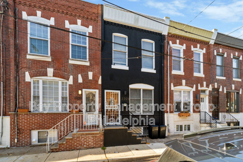 Philadelphia House: 2328 S Warnock St