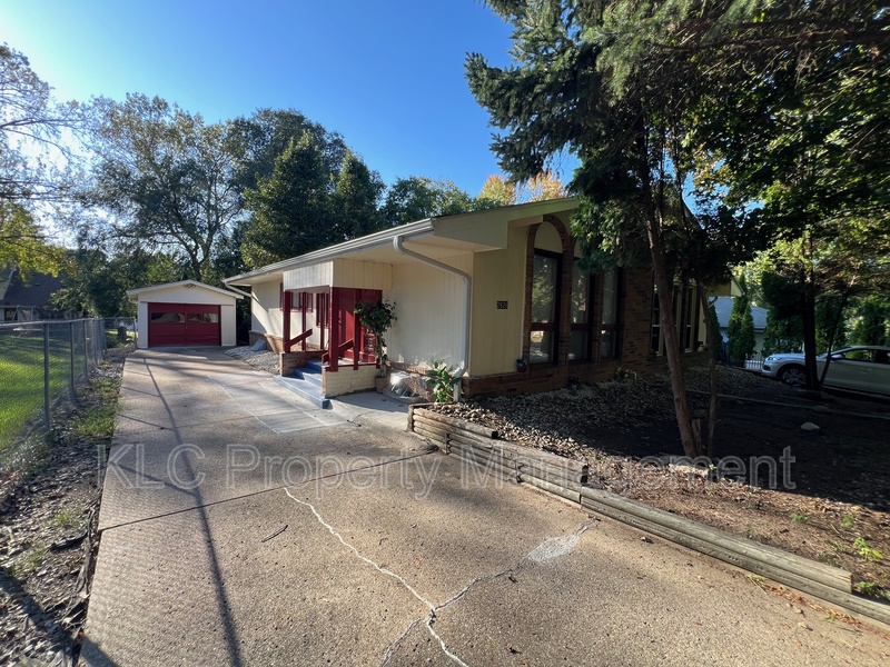 Des Moines House: 2826 67th Street