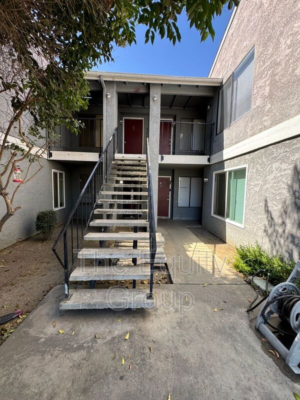 Visalia Condo: 1707 East Douglas Ave