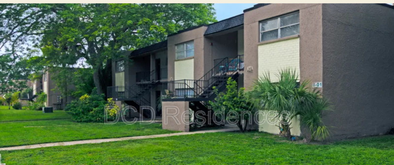 Tampa Condo: 5504 Pine Forest Ct