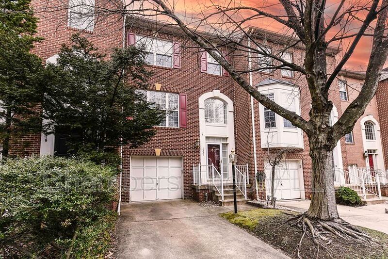 Reston House: 1221 Wild Hawthorn Way