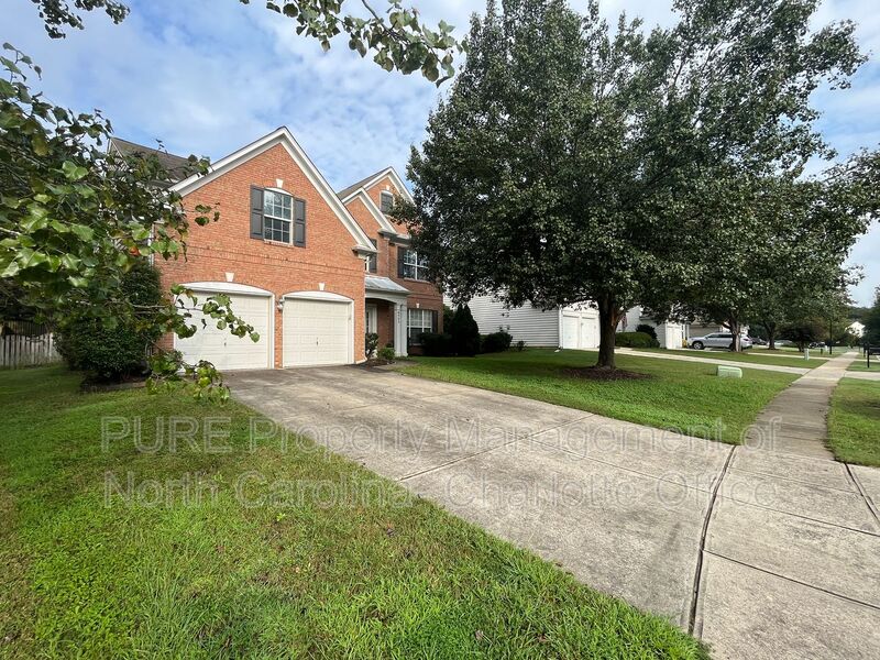 Charlotte House: 8903 Darcy Hopkins Drive
