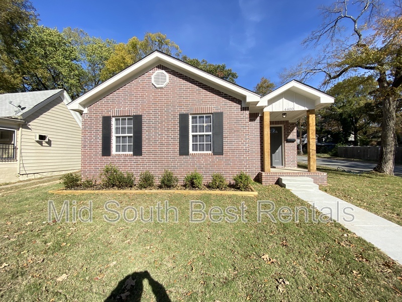 Little Rock House: 4400 W 10th St