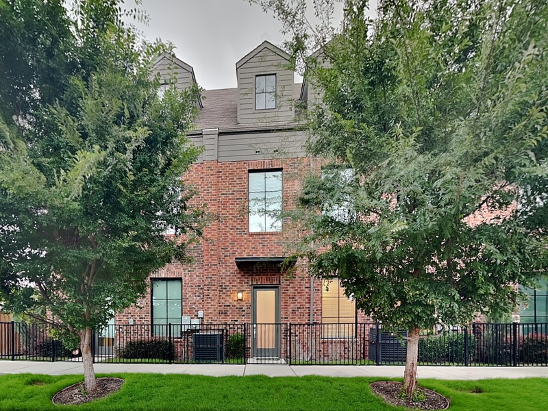 Dallas Condo: 112 E Oscar Dr