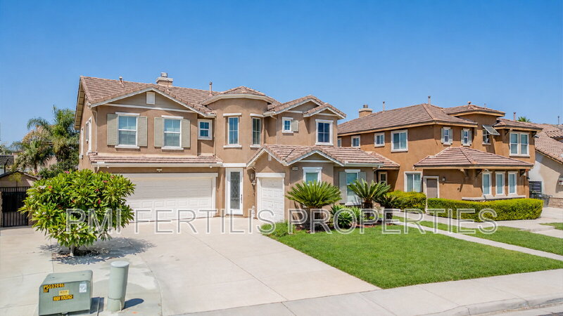 Mira Loma House: 12494 Breeze Ln