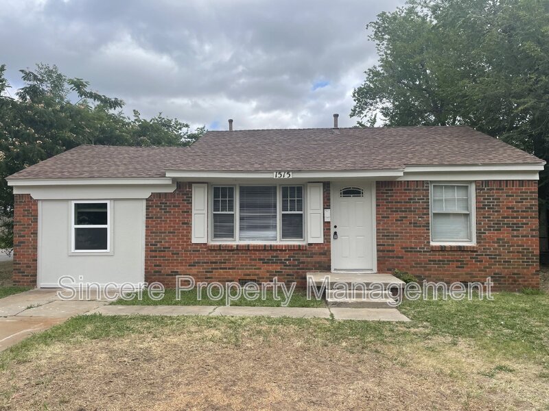 The Village House: 1515 Casady Lane