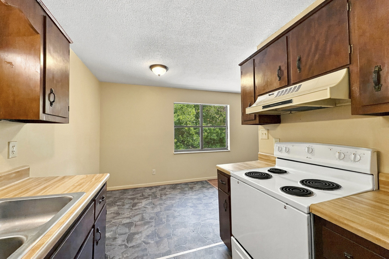 Photograph 6 of 12827 Chapman Highway, 4