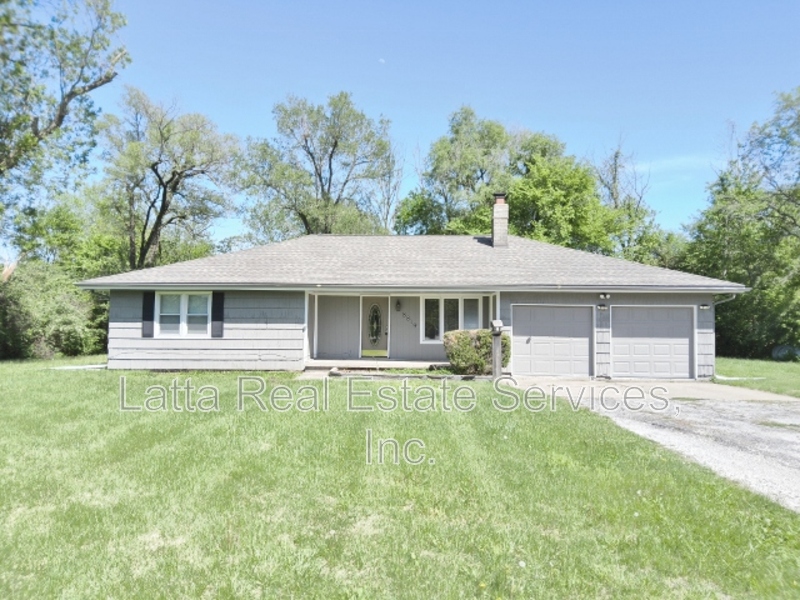 Kansas City House: 8819 S Noland Rd